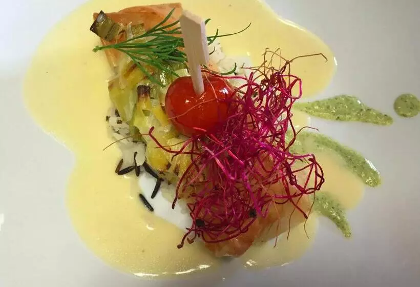 Отель Restaurant Aux Trois Roses