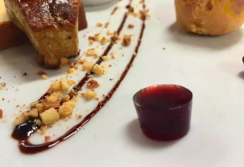 Отель Restaurant Aux Trois Roses