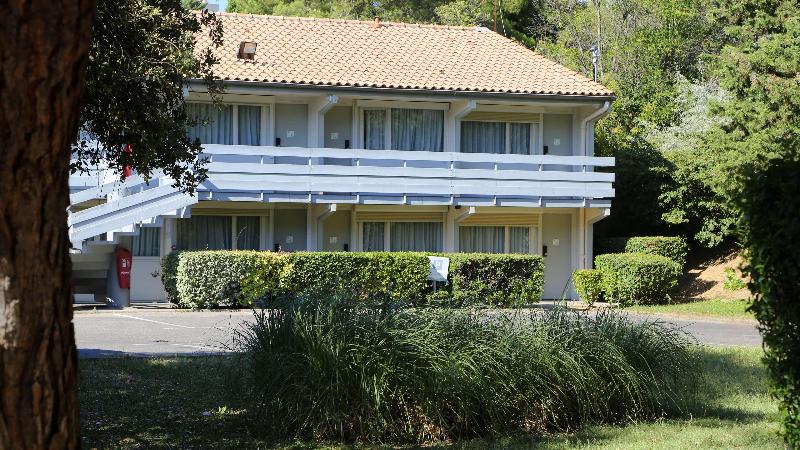 هتل Campanile Aix En Provence Ouest Jas De Bouffan