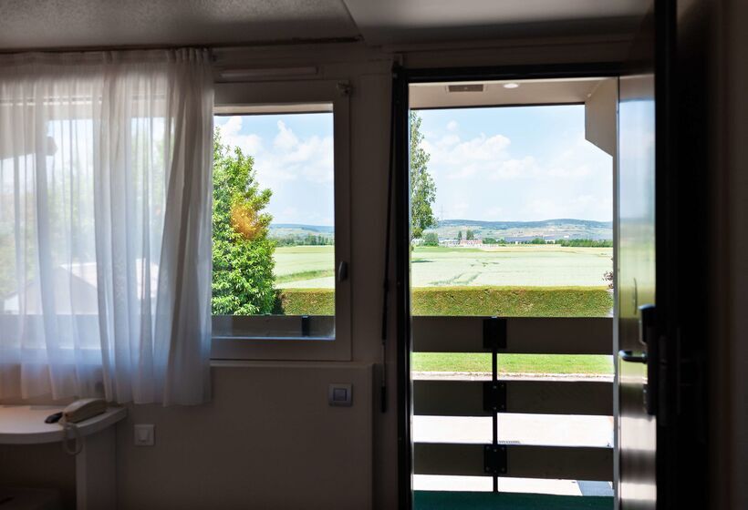 בית מלון כפרי Campanile Beaune