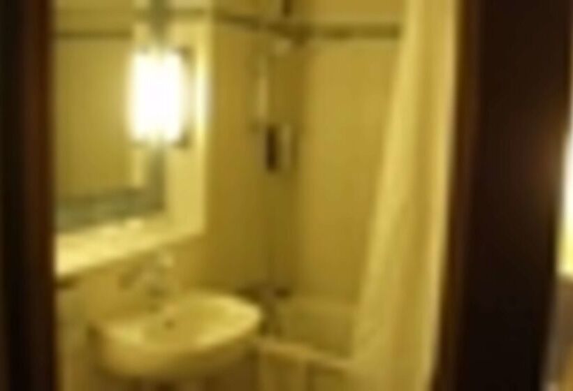 فندق Campanile Moulins  Avermes