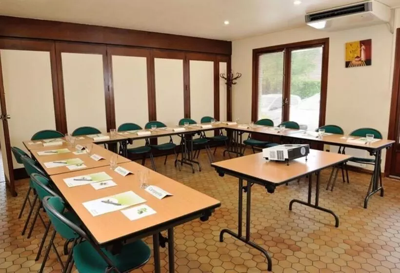 酒店 Campanile Moulins  Avermes