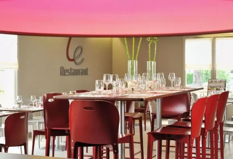 酒店 Campanile Moulins  Avermes