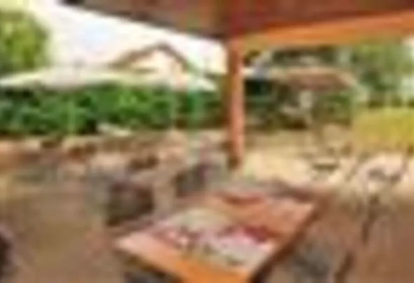 酒店 Campanile Moulins  Avermes