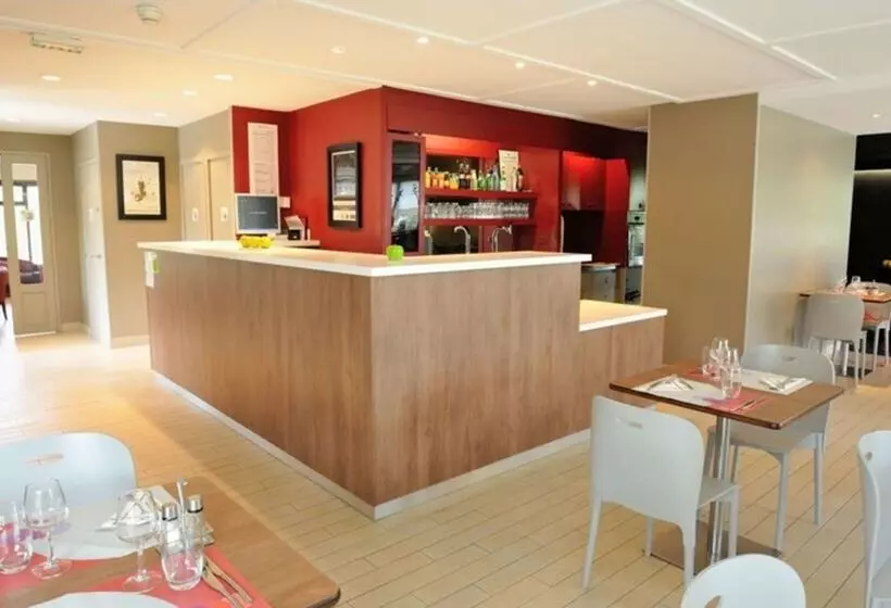 酒店 Campanile Moulins  Avermes