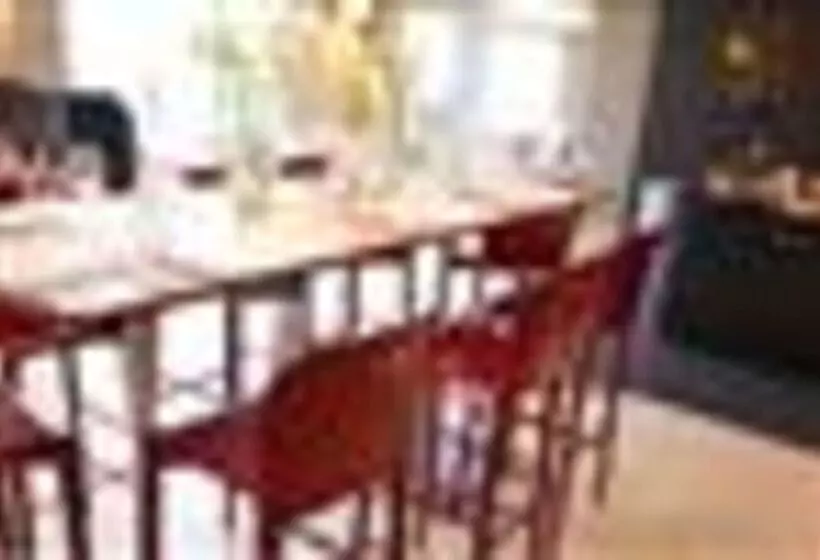 酒店 Campanile Moulins  Avermes