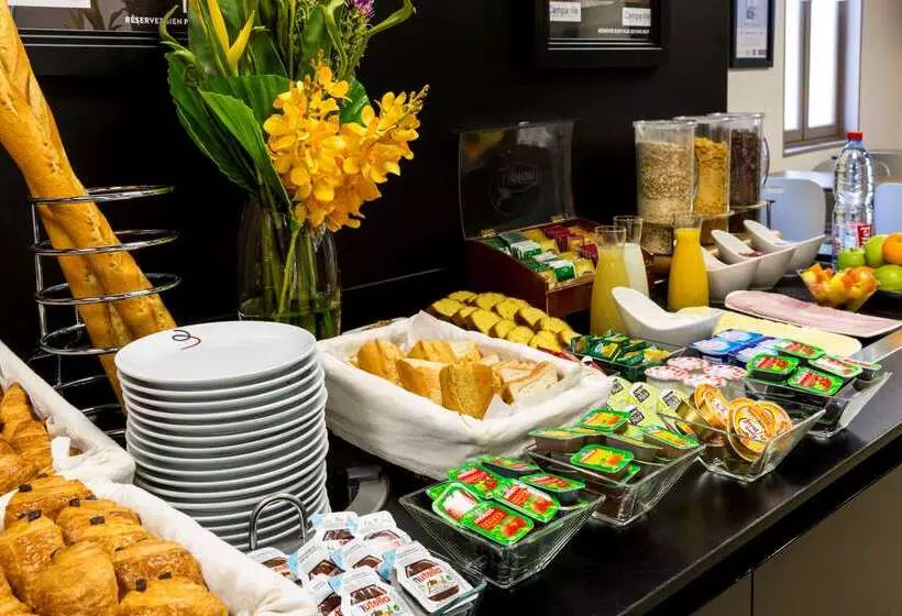 ホテル Campanile Paris 15 Tour Eiffel