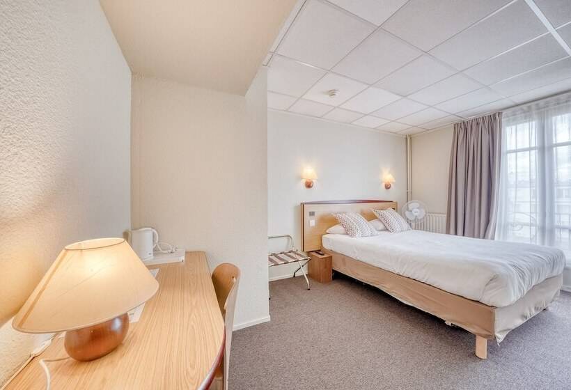 호텔 Campanile Paris Ouest  Boulogne