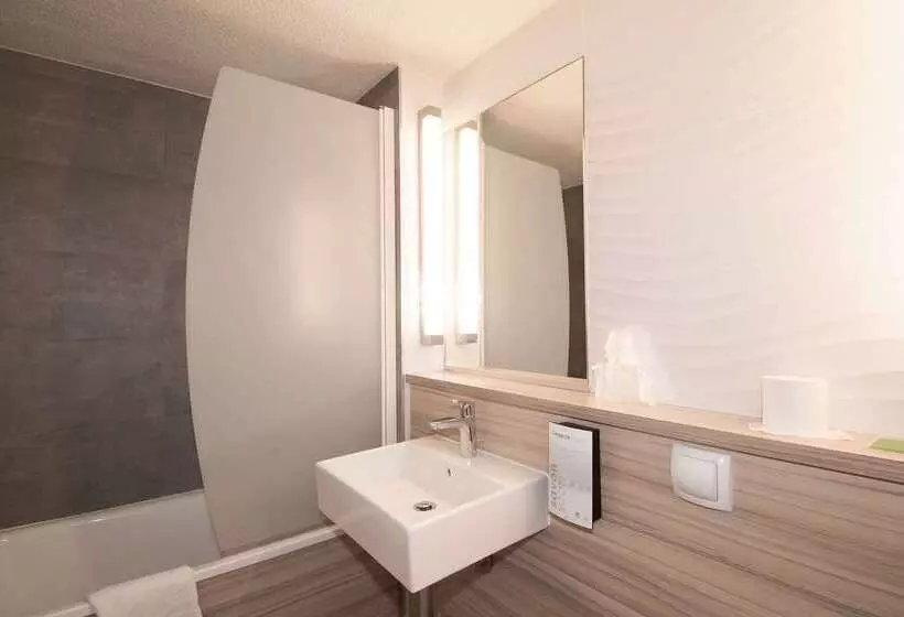 هتل Campanile Reims Sud  Bezannes