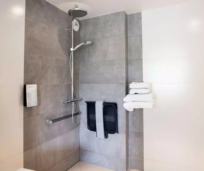 هتل Campanile Reims Sud  Bezannes