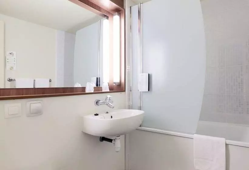 호텔 Campanile Rouen Nord Barentin