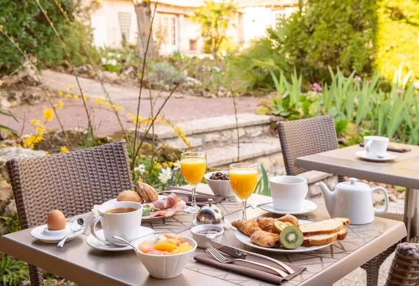 ホテル The Originals Château De Perigny