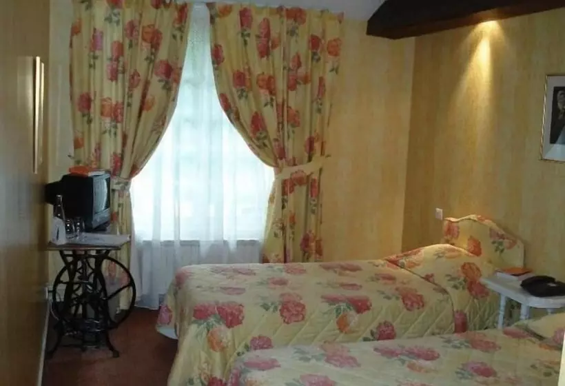 ホテル The Originals Château De Perigny