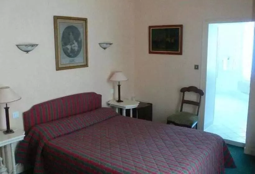 ホテル The Originals Château De Perigny