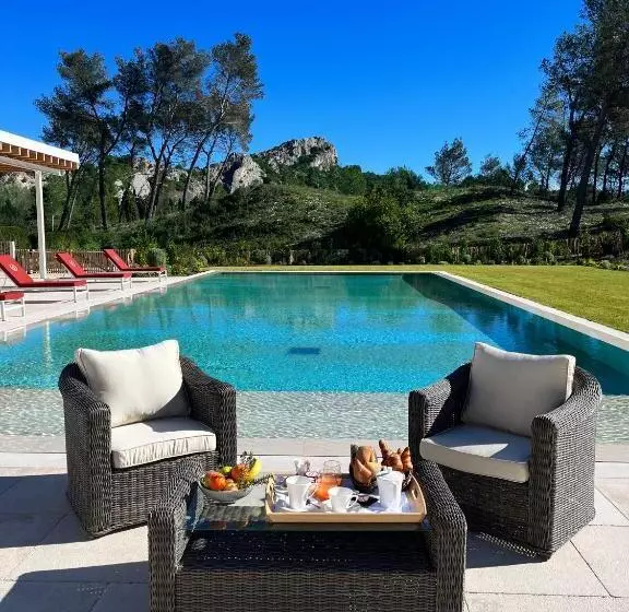 Hotel Domaine De Valmouriane