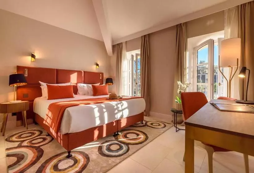 Hotel Domaine De Valmouriane