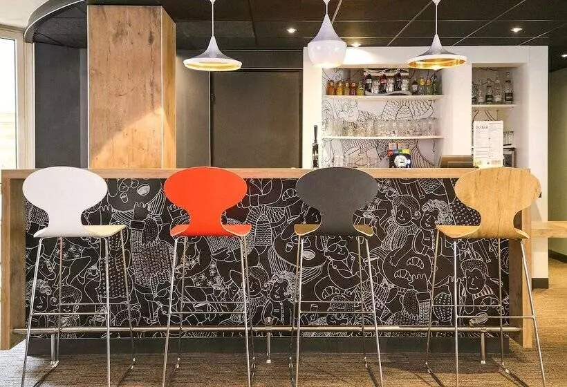 هتل Ibis Château De Fontainebleau