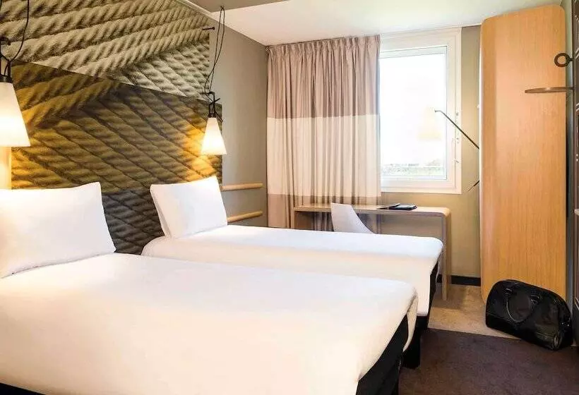 هتل Ibis Château De Fontainebleau