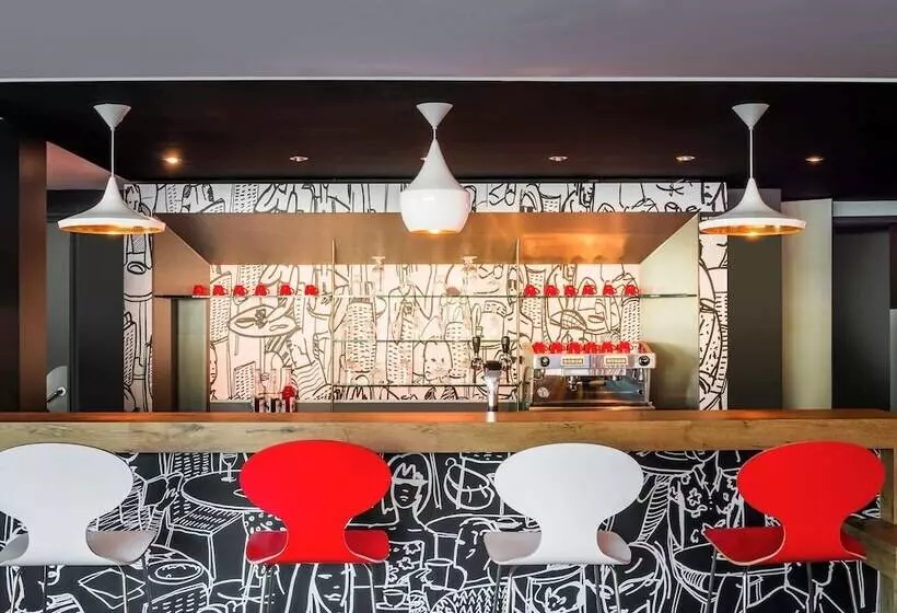 هتل Ibis Nantes Centre Gare Sud