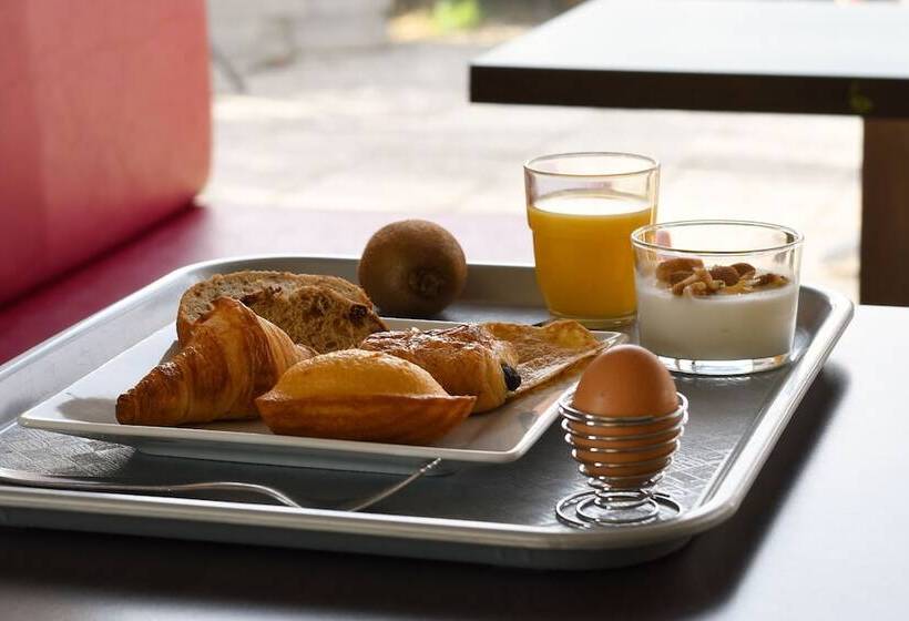 فندق Ibis Saintes