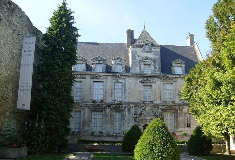 فندق Ibis Saintes