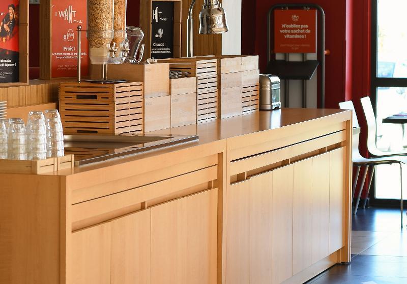 فندق Ibis Saintes