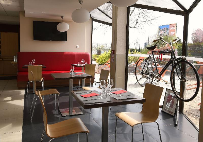 فندق Ibis Saintes