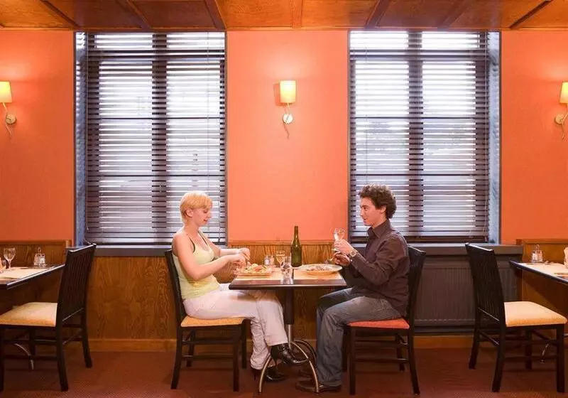 فندق Ibis Saintomer Centre