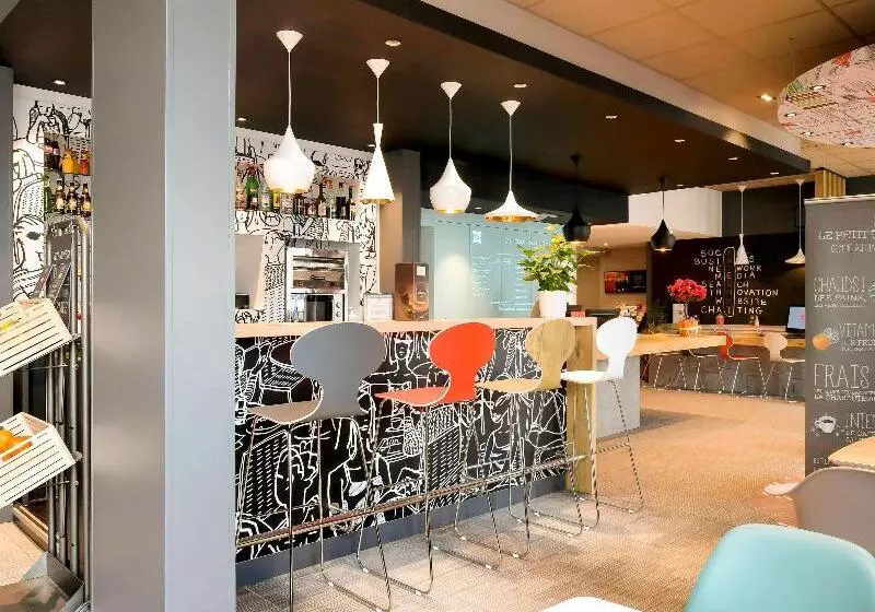 Hotel Ibis Saintquentin Basilique