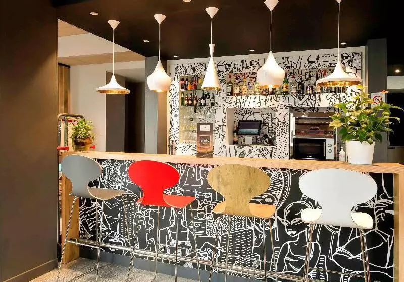 Hotel Ibis Saintquentin Basilique