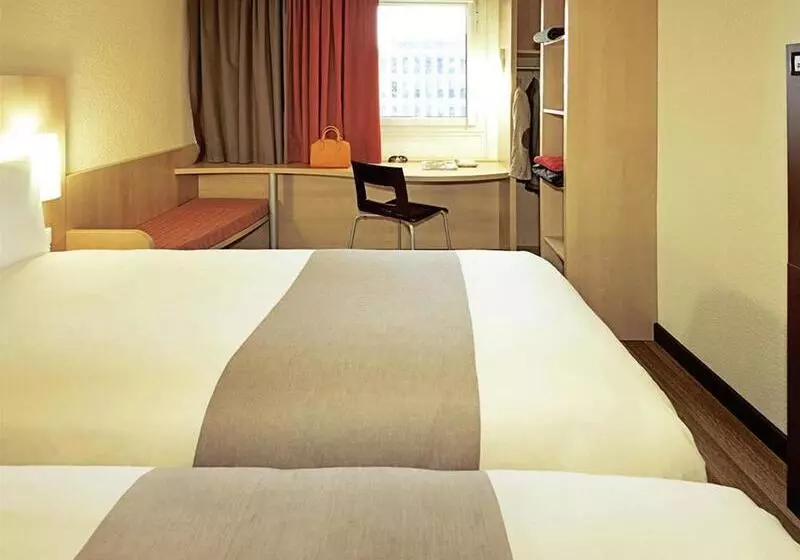 Hotel Ibis Saintquentin Basilique