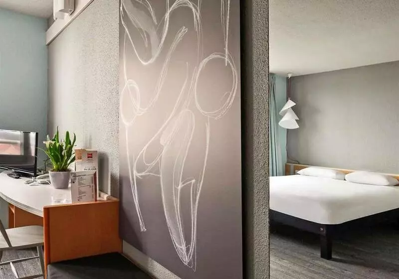 Hotel Ibis Saintquentin Basilique