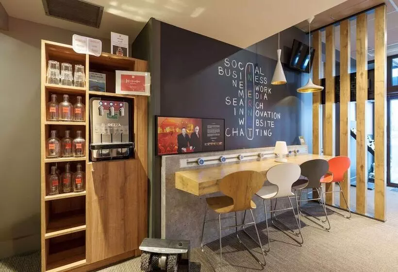 Hotel Ibis Saintquentin Basilique