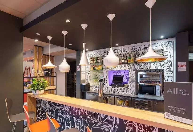 Hotel Ibis Saintquentin Basilique