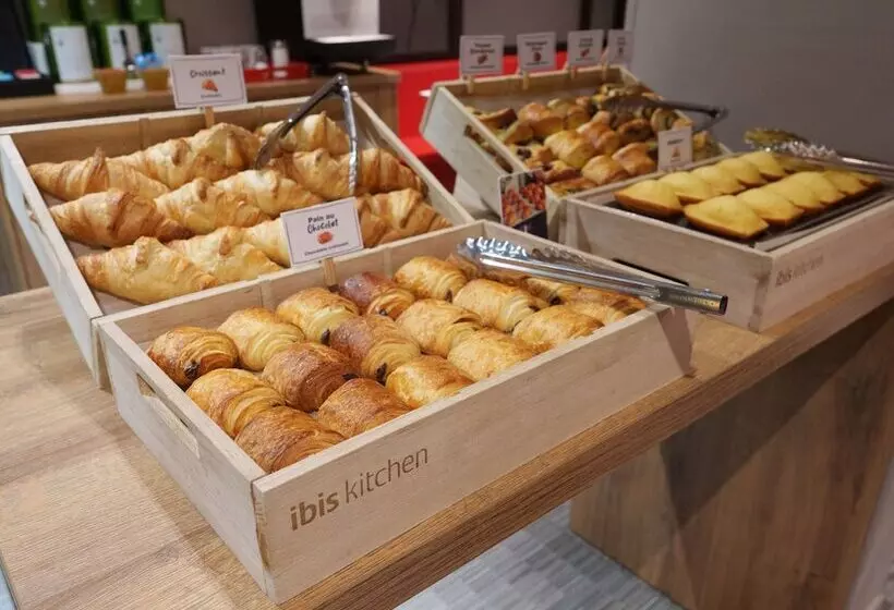 Hotel Ibis Saintquentin Basilique