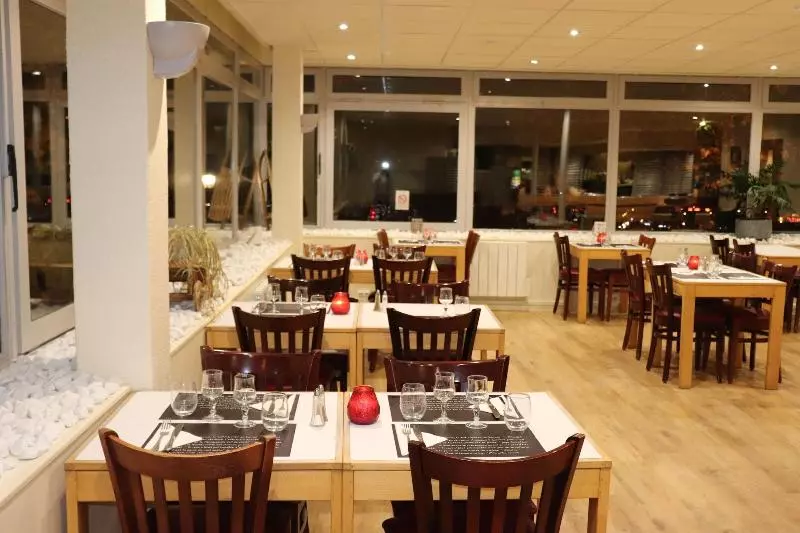 Отель Inn Design Moutiers