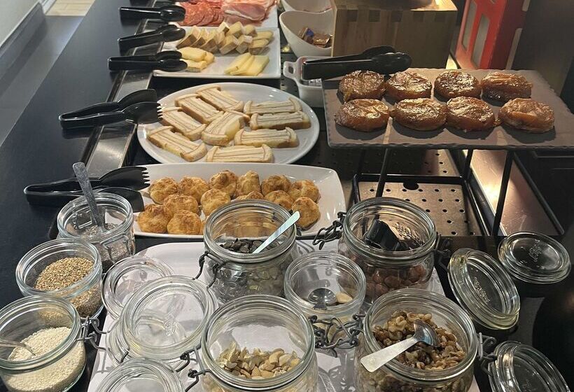 Отель Kyriad Direct Marseille Ouest Martigues