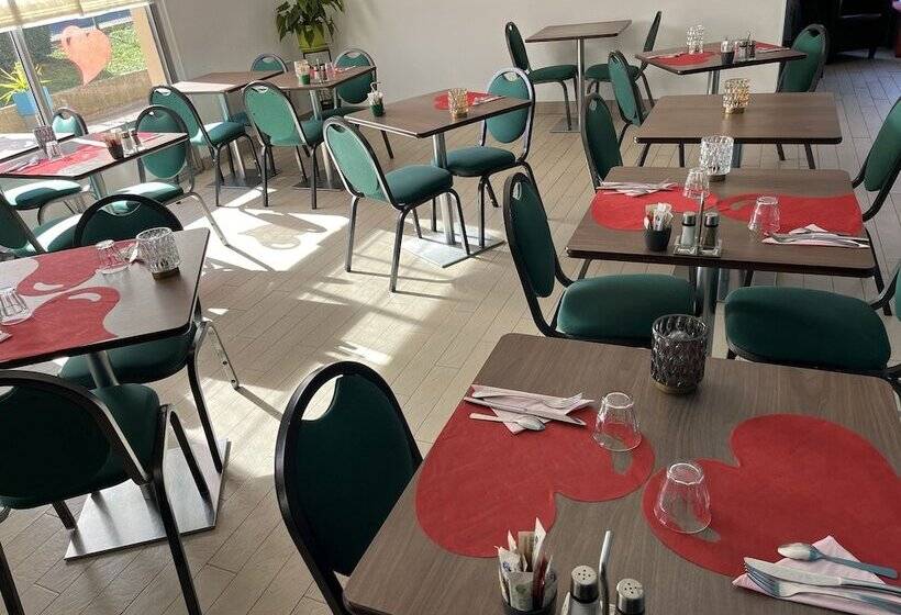 Отель Kyriad Direct Marseille Ouest Martigues