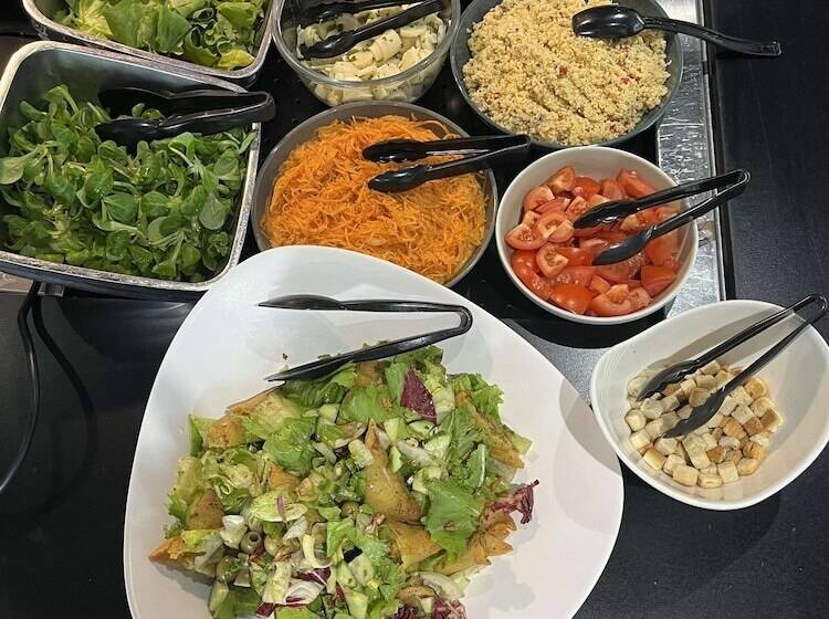 Отель Kyriad Direct Marseille Ouest Martigues