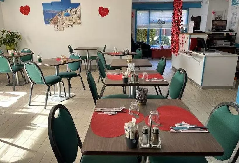 Hotel Kyriad Direct Marseille Ouest  Martigues