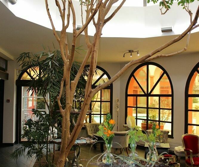 فندق La Poularde