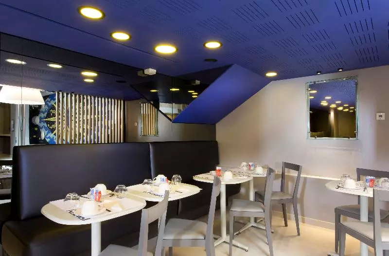 هتل Libertel Gare De L'est Francais