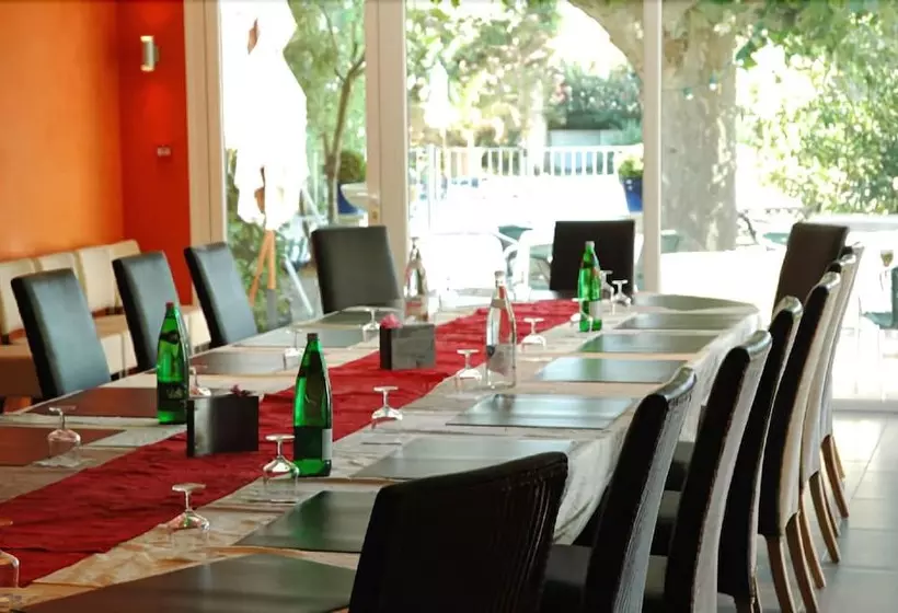 فندق Logis Le Printemps Hôtel Restaurant Montélimar