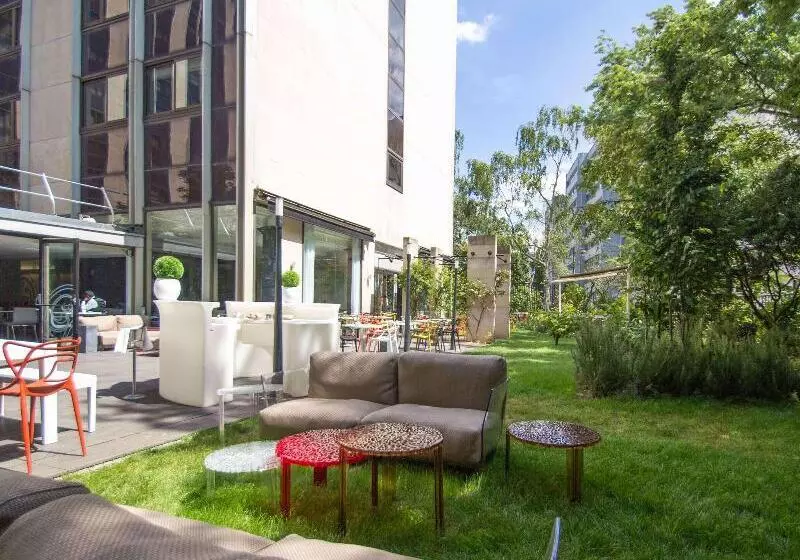 ホテル Mercure Paris Centre Tour Eiffel