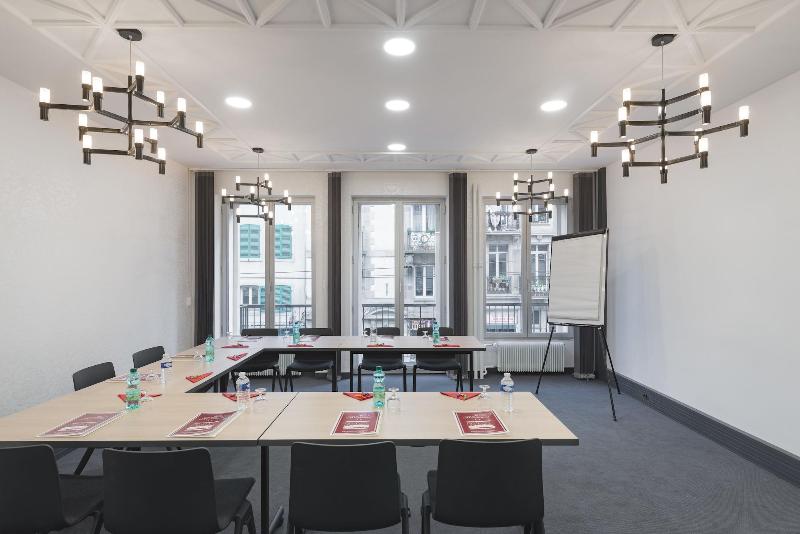 فندق Clapclap Hôtel, Food & Bar