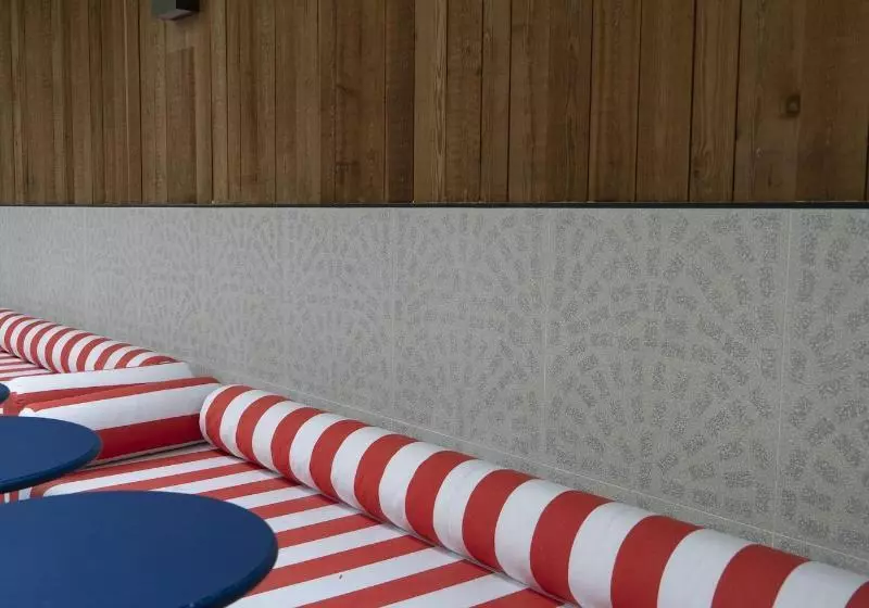 בית מלון כפרי Clapclap Hôtel, Food & Bar