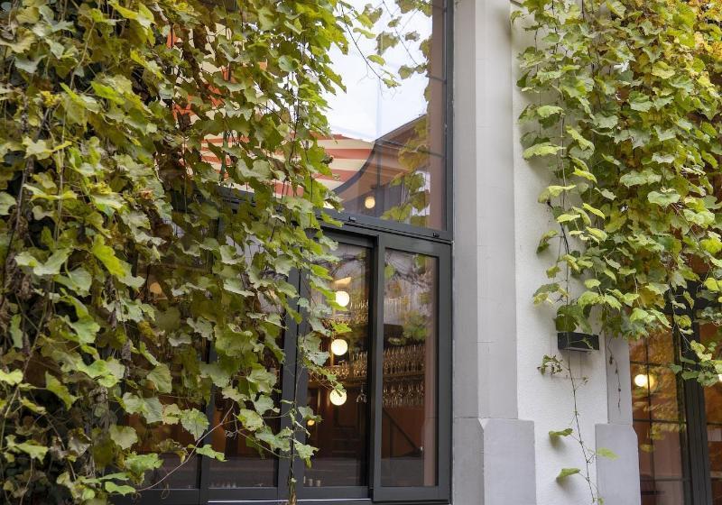 فندق Clapclap Hôtel, Food & Bar