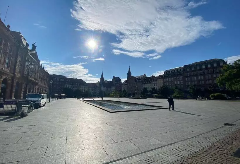 בית מלון כפרי Clapclap Hôtel, Food & Bar