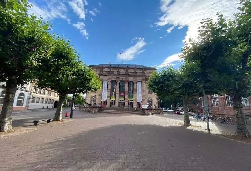 בית מלון כפרי Clapclap Hôtel, Food & Bar