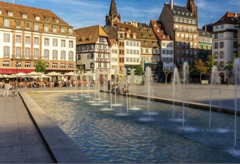 فندق Clapclap Hôtel, Food & Bar